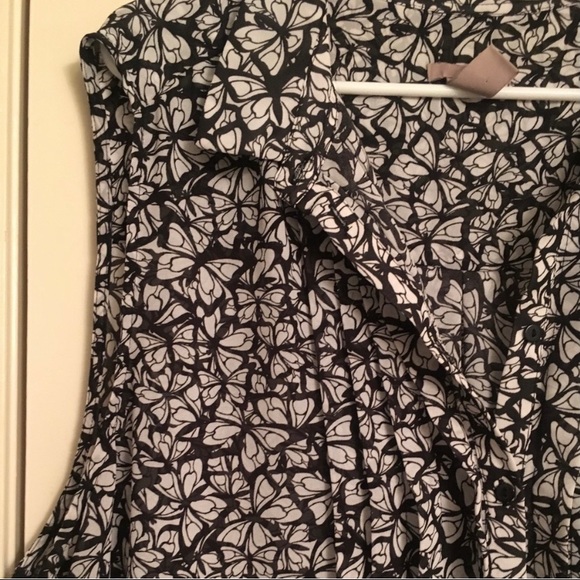 Black & White Sleeveless Butterfly Print Blouse - Picture 2 of 5